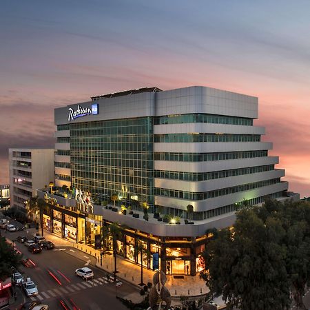 Radisson Blu Hotel, Beirut Verdun Exteriér fotografie The Platinum