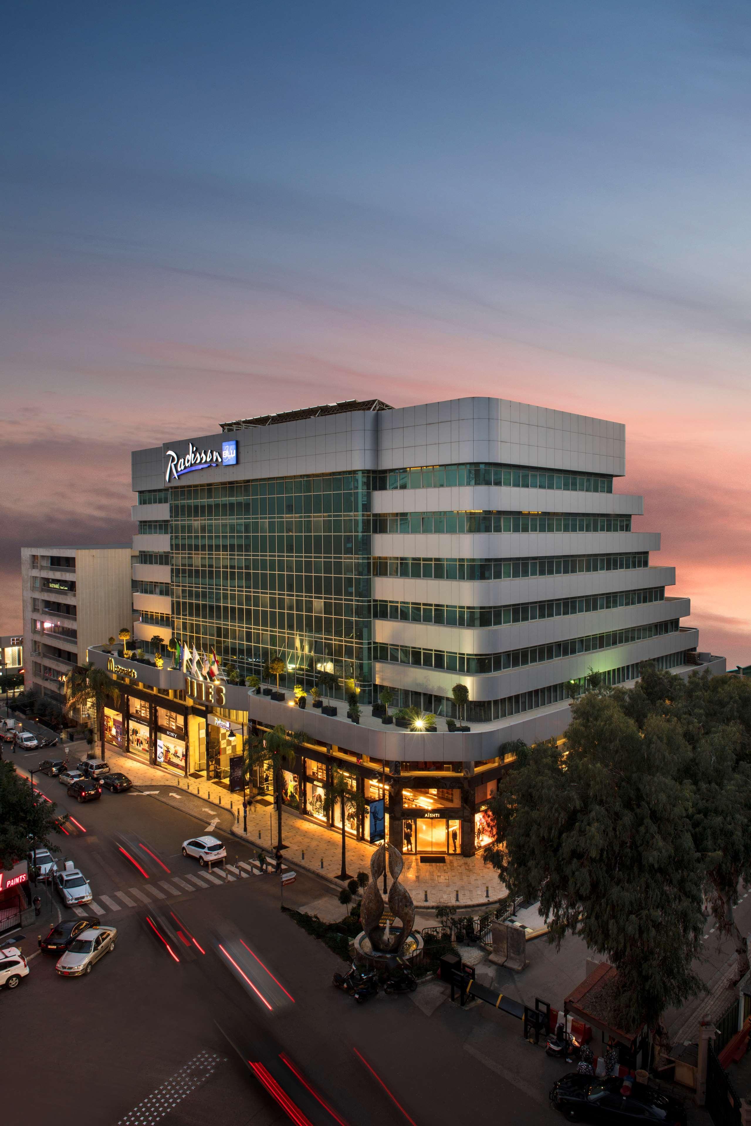 Radisson Blu Hotel, Beirut Verdun Exteriér fotografie The Platinum